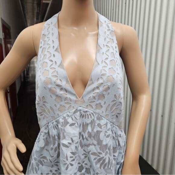 BCBGMAXAZRIA Jessika Tiered lace dress In Light Blue with tonal underlay - Picture 13 of 13
